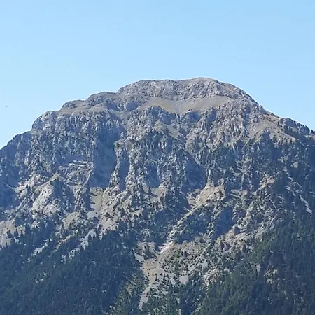 Feneos Apartment Appartamento