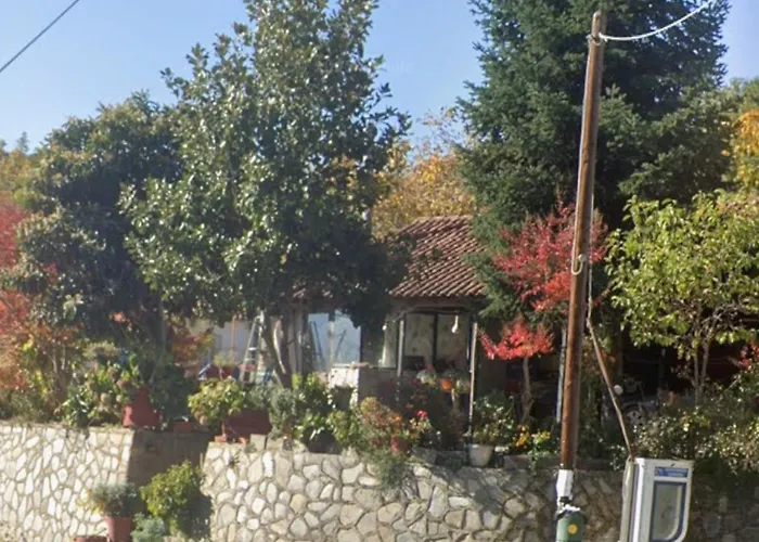 Feneos Apartment Apartman